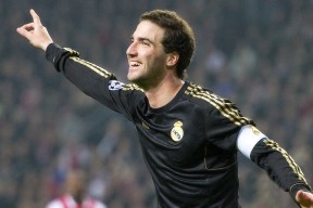 开云体育官网-足协杯转会风云：川崎前锋盯上锋线强援，肖若腾或成交易筹码