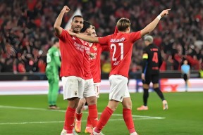 开云官网-穆里尼奥带领费内巴切迎战本菲卡